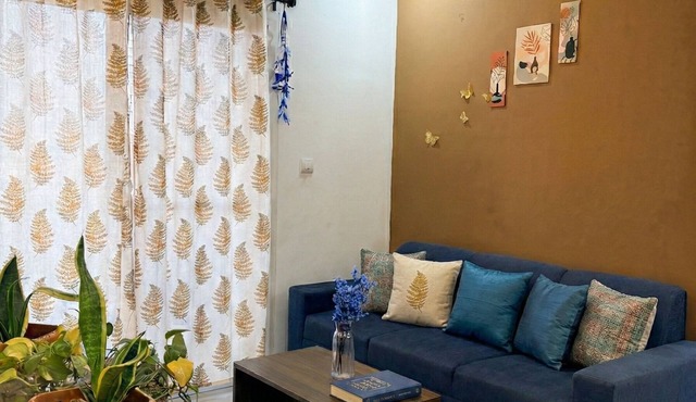 Golden Glow: Cozy 3BHK with Scenic Views at Financial District, Hyderabad