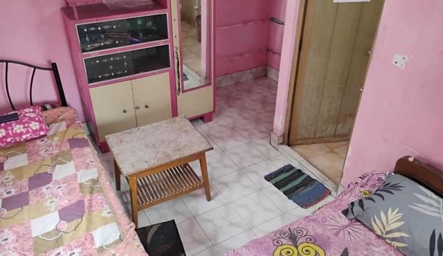 Green Homestay Kolkata -AC extra 400-KITCHEN extra 200