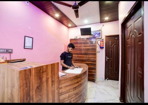 Guest inn bharat mart