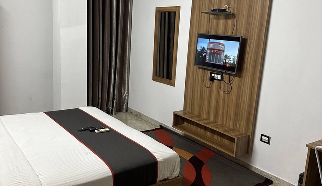 GULNAAR INN