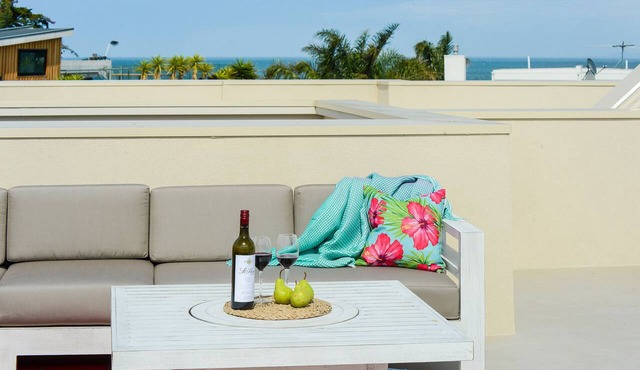 Hampton Lookout Rooftop Terrace with Bay Views in Hampton