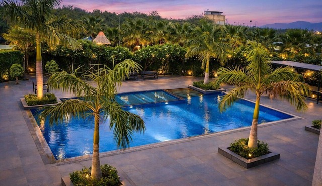 Hillcrest Hotel & Resort