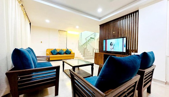 Hillview Villa with Balcony & Spacious Pool Area & AC