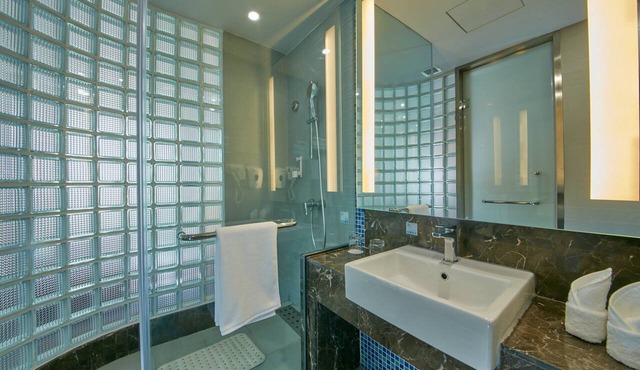Holiday Inn Express Leshan City Square by IHG in Leshan