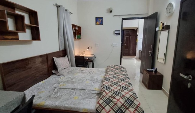 HOmTEL-2BHK Independent Flat by Pushpanjali QLH