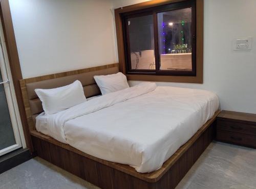 Hotel 7R RESIDENCY