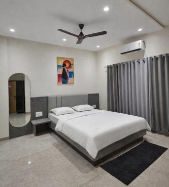 Hotel Abhishek Pride