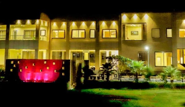 Hotel Amar Vilas & Resort Bharatpur