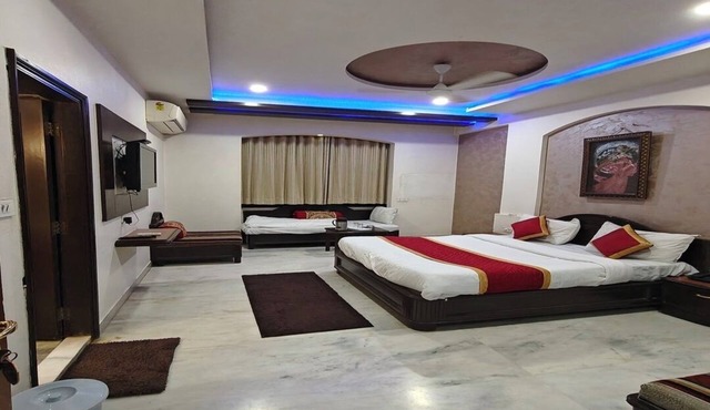 Hotel Ambaji International