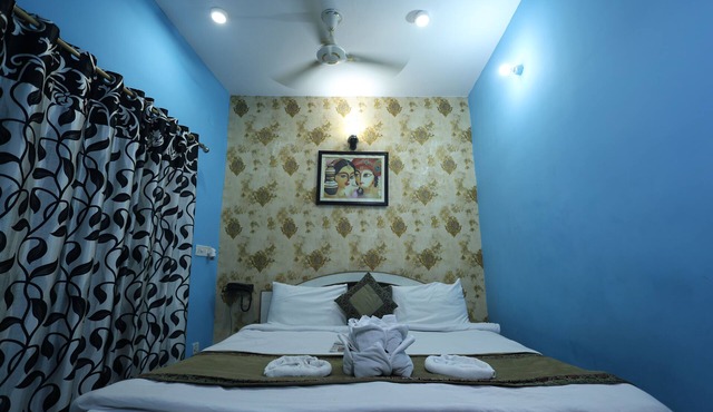 Hotel Anand Lok