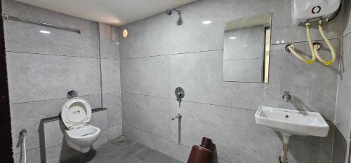 Hotel Apex Inn