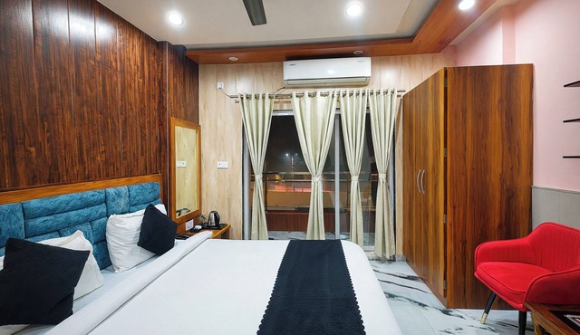 Hotel Ayushmaan Inn Varanasi