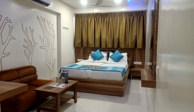 Hotel Citizen- Surat