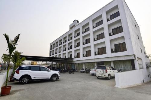 Hotel Devanshi & Banquets by Classy Stay