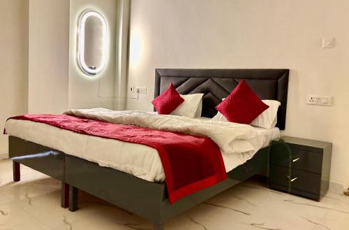 Hotel Divine