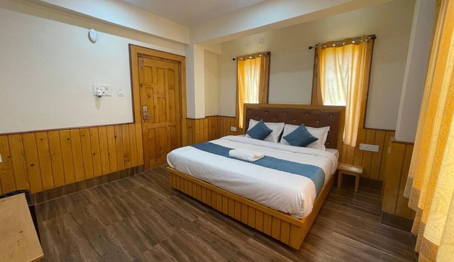 Hotel Diwan Sach Pass Himalayan Brothers