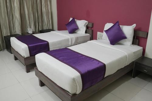 Hotel highway inn
