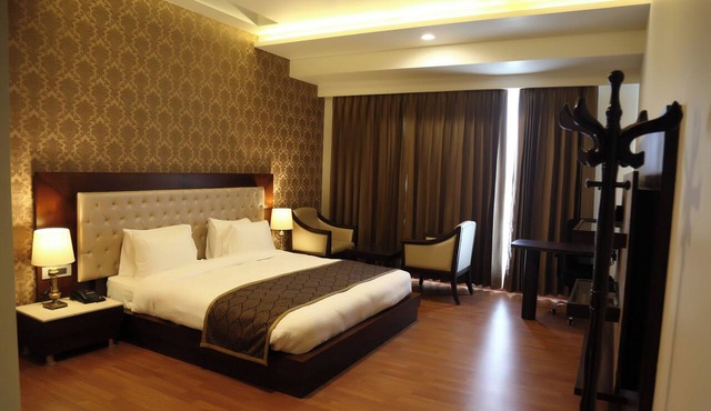 Hotel Imperia Suites