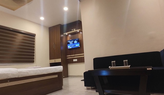 Hotel Jayadeep