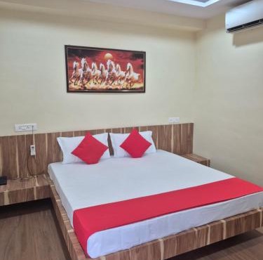 Hotel Karnale's Visawa