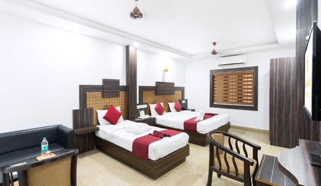 Hotel Kochi Crown
