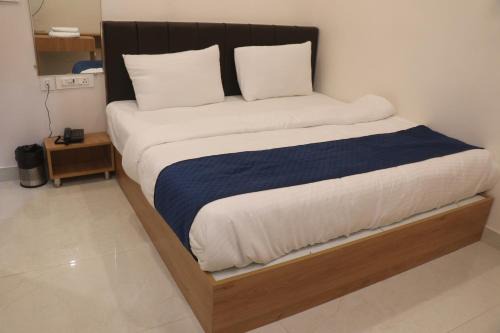Hotel Lakhdatar