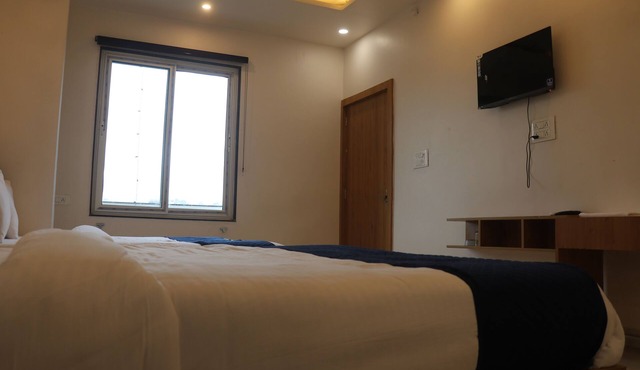 Hotel Lakhdatar