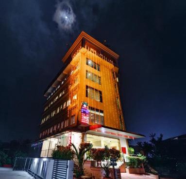 Hotel Lals Residency, Adoor
