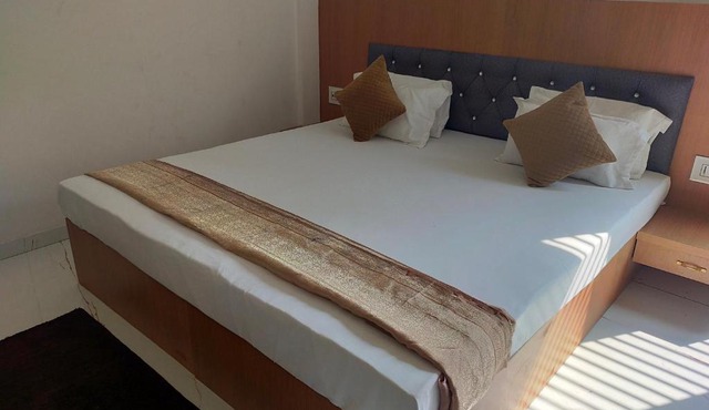 Hotel Mahadev Paradise