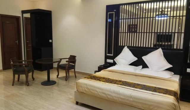 HOTEL NEW ANAND PALACE