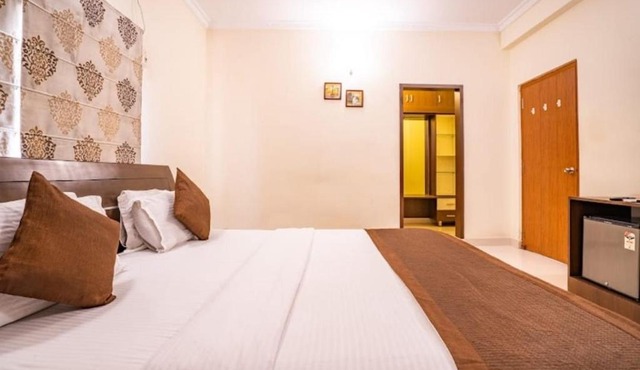 HOTEL new MYTHRI INN
