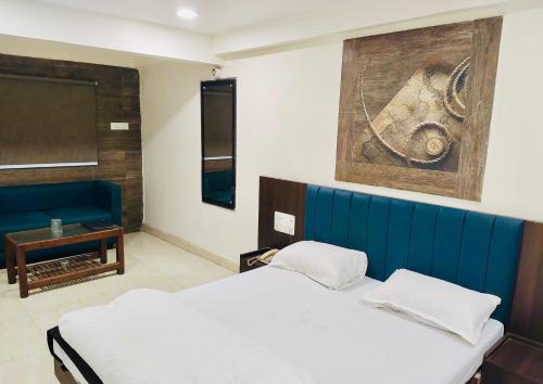 Hotel O Lal's Plaza