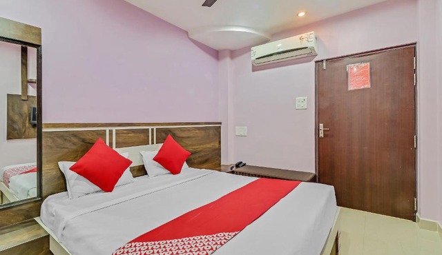 Hotel O Royal