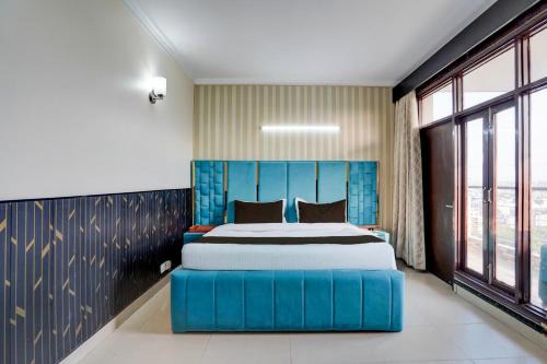 Hotel O Royal Residency