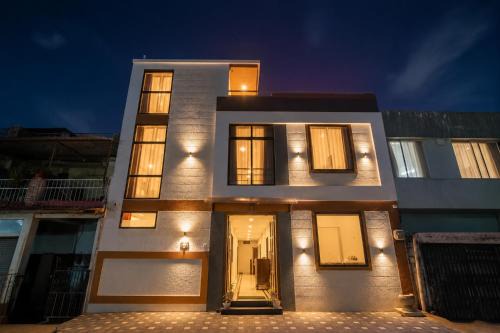 Hotel Pari Stay Near AIIMS Hospital Bhopal