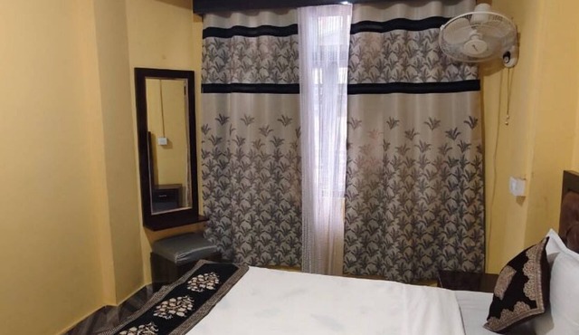 Hotel parichit
