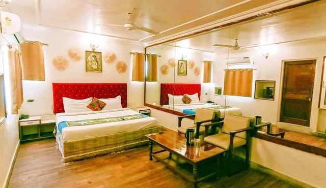 Hotel Pink Palace
