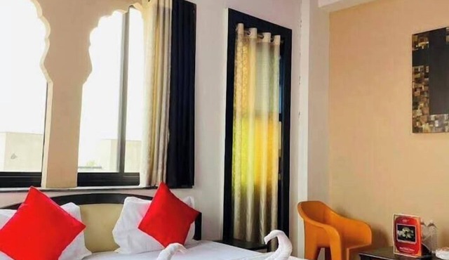 Hotel Pratap Palace