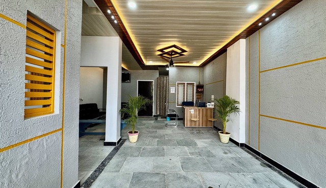 Hotel radha Aradhya Sadan