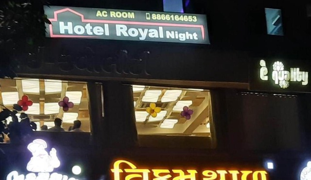 hotel royal night