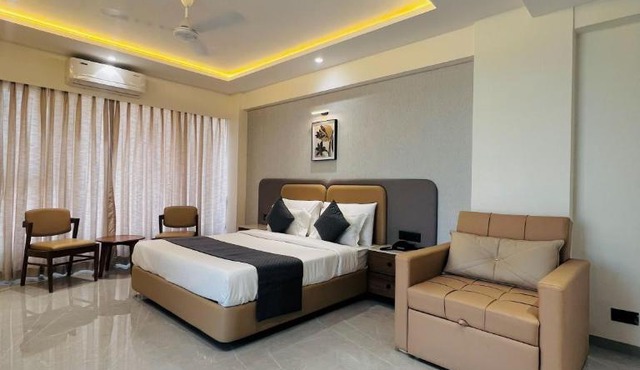 Hotel Sai Mahima, Near Sai Baba Temple