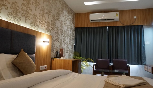 HOTEL SATKAR