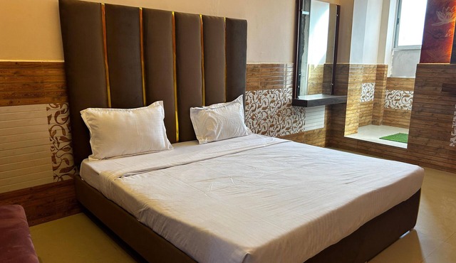 Hotel Seven Apple
