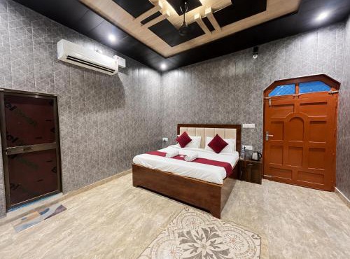 Hotel Shreeji Palace - OPP Hanuman Garhi Mandir