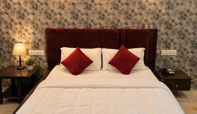 Hotel Skyhigh - Hotel Tushar