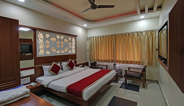 Hotel Sunset Inn Mount Abu with Swimming Pool