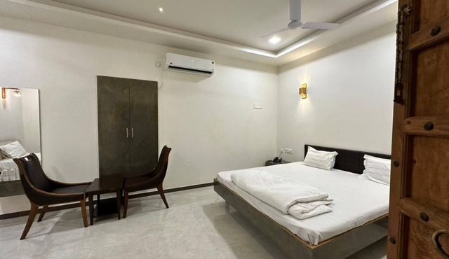 Hotel Surbhi