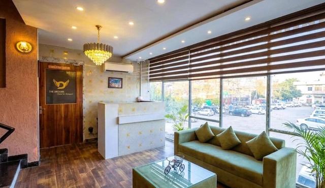 Hotel The Dreams Inn & Banque