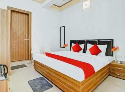 Hotel The Hills Aura