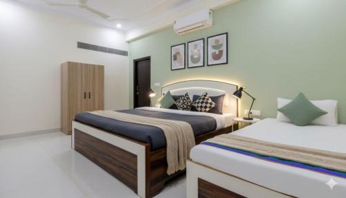 Hotel The Luxury F S Bliss Most Premium Rooms NearTaj Mahal ! Best Stay In Agra
